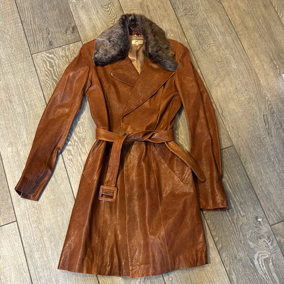 June Leather Coat with detachable fur collar - Size S - Picture 4 of 9